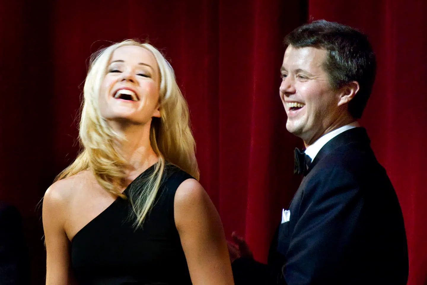I 2008 havde Tina Dickow hele verden i sin hule hånd. Her ses hun med kronprins Frederik ved uddelingen af Kronprinsparrets Kulturpris, som dét år tilfaldt hende.