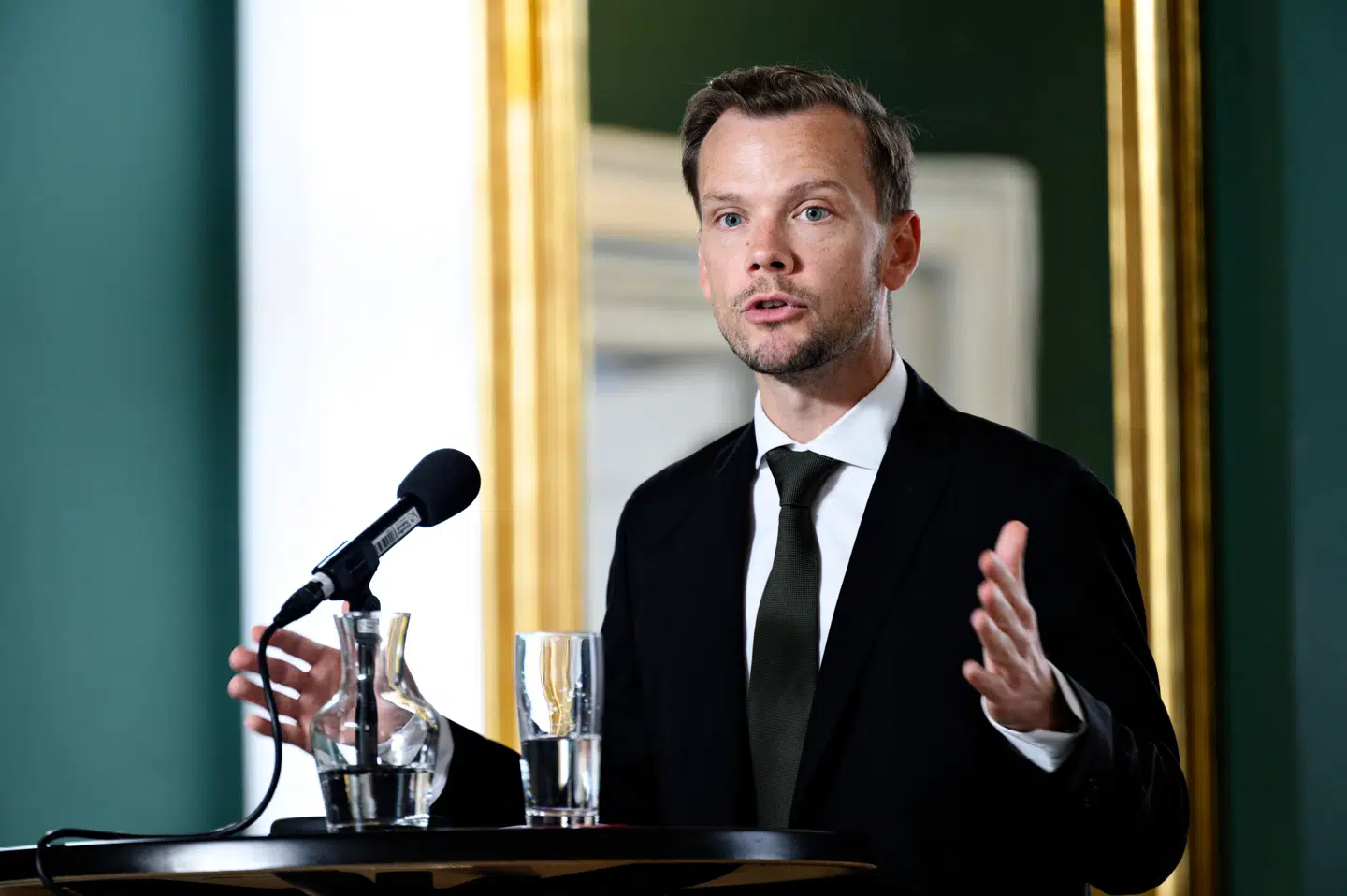 Beskæftigelsesminister Peter Hummelgaard (S), da finansministeren, erhvervsministeren, beskæftigelsesministeren og kulturministeren afholder pressemøde om økonomien omkring de skærpede corona-restriktioner, i Finansministeriet i København lørdag den 24. oktober 2020.. (Foto: Philip Davali/Ritzau Scanpix)
