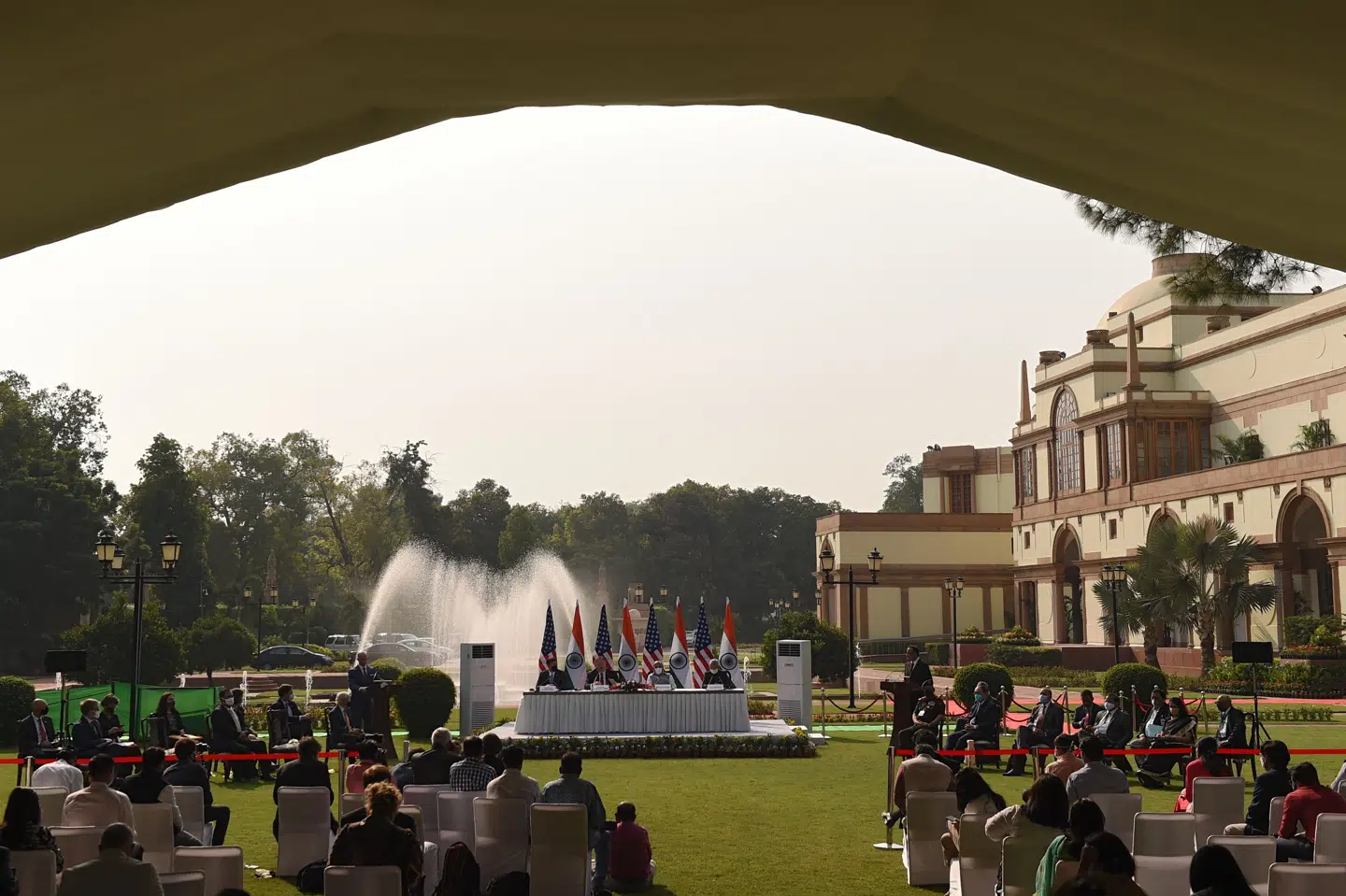 USA's udenrigsminister Mike Pompeo, stod tirsdag i spidsen for en delegation, som i New Delhi underskrev aftaler med Indien om et styrket forsvarssamarbejde mod et stadigt mere dominerende Kina. Money Sharma/Ritzau Scanpix