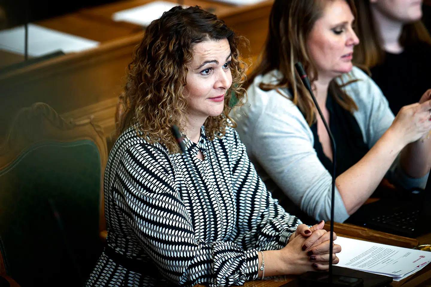 SF's integratoinsordfører' Halime Oguz' kalder det 'et moralsk nederlag', at grundloven forhindrer, at der udbetales hjemrejsestøtte til Hussein Abbas, der har tilstået drab på sin kone og søn.
