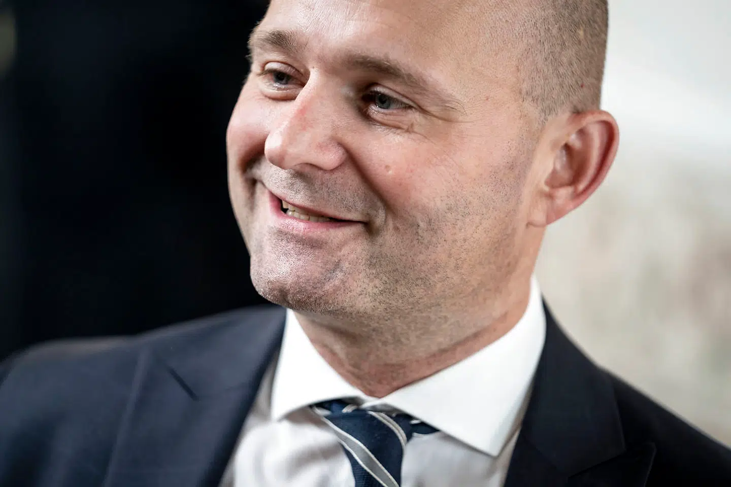 Sæt fart på udbetalingen af de sidste to ugers feriepenge, siger Søren Pape Poulsen (K).