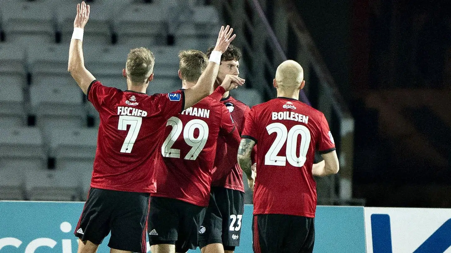 Jonas Wind scorede på straffespark, og derefter gestikulerede han mod AGF-spillerne.