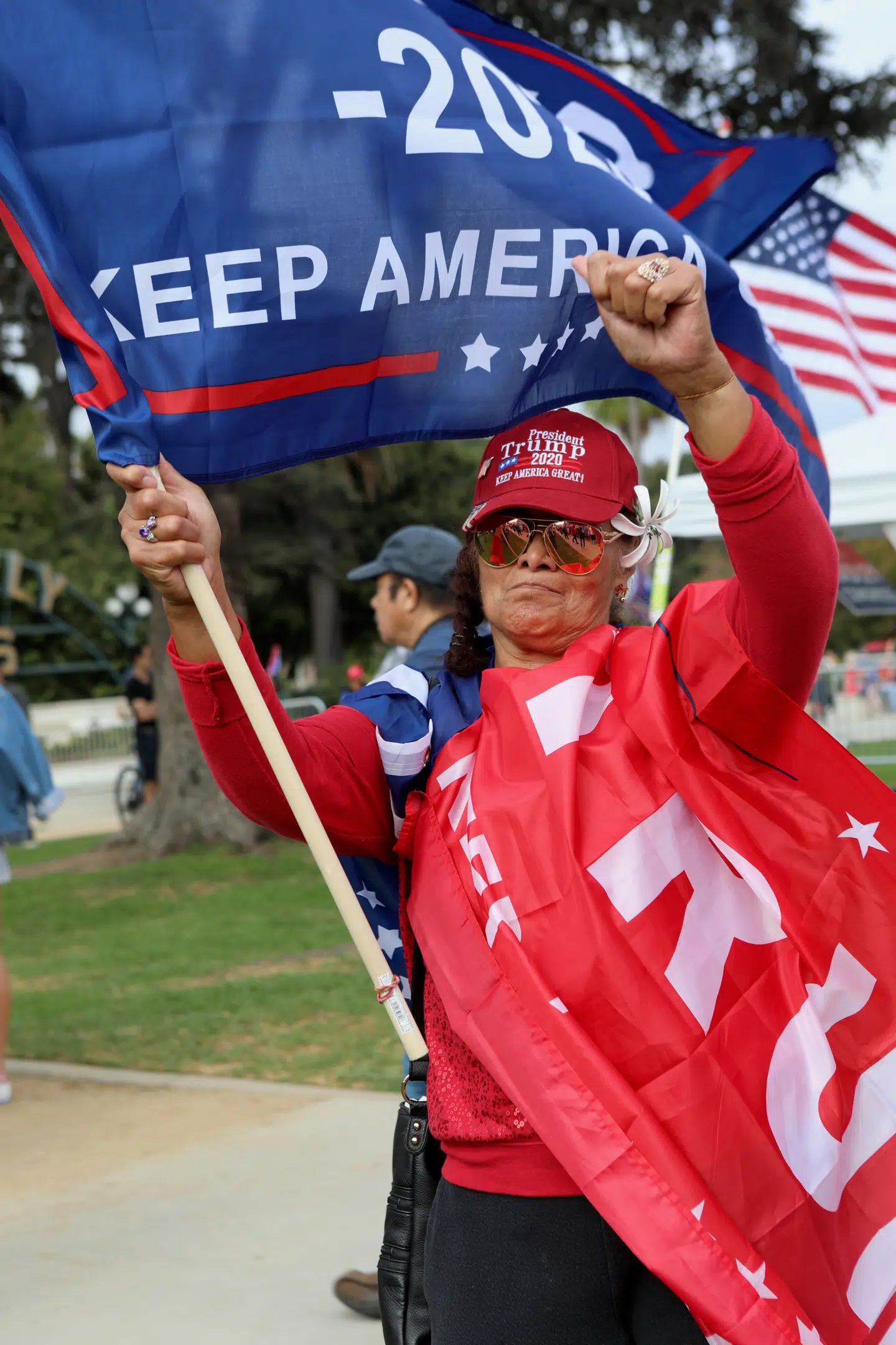 Deltager i Freedom Rally i Beverly Hills.