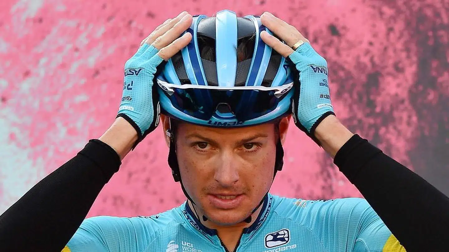 »Jeg tror nok, at vi nok skal nå til mål i Milano, men det bliver spændende at se, hvor mange som når dertil,« skriver Jakob Fuglsang.