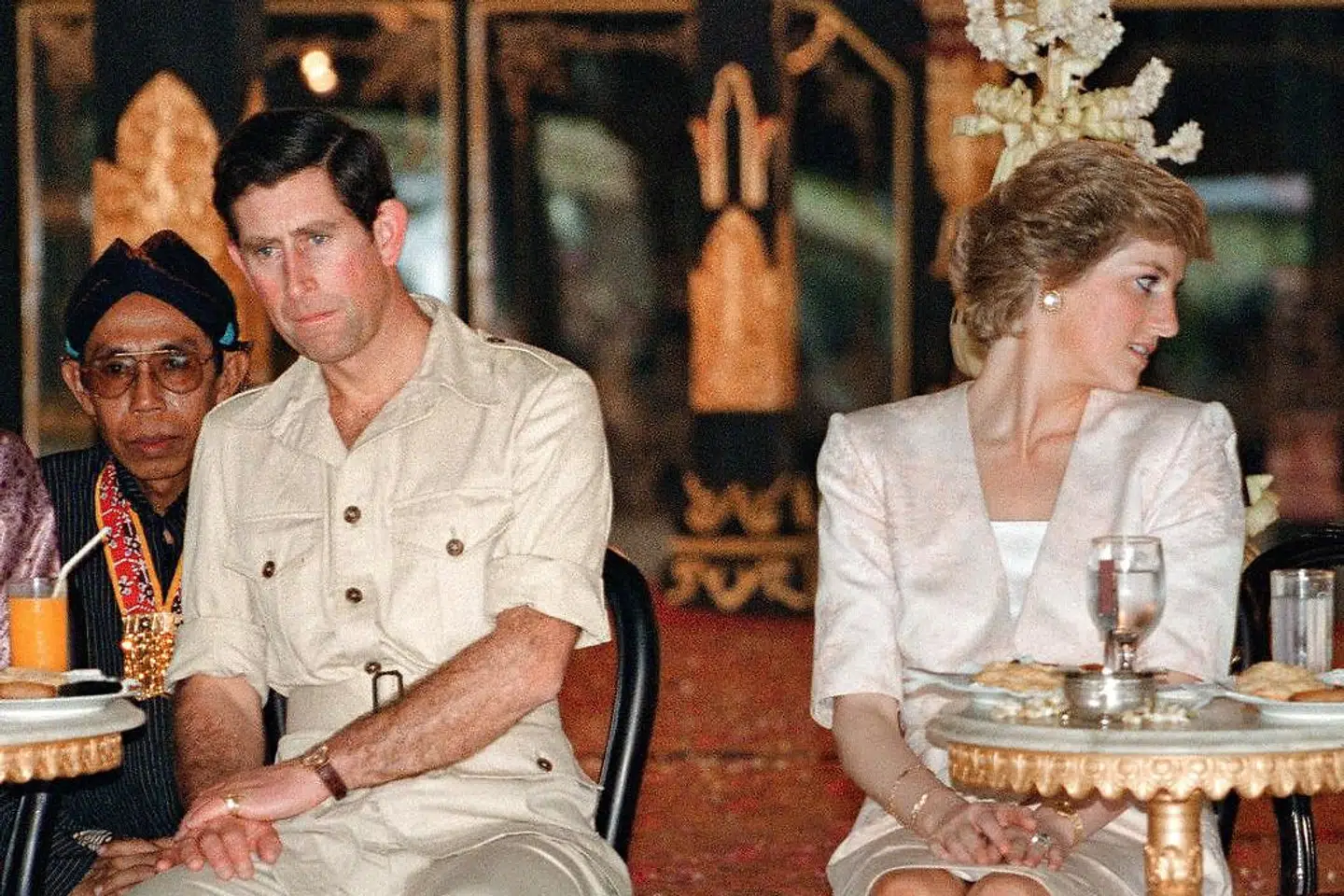 Forholdet mellem prins Charles og prinsesse Diana var i mange år dårligt. Her ses de i 1989.