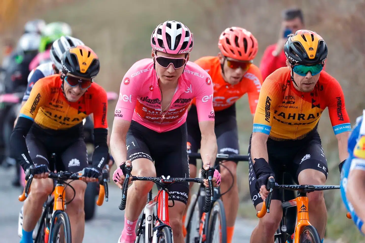 Wilco Kelderman (i lyserødt) vinder formentlig ikke årets Giro d'Italia, efter han tabte tid ved den sidste bjergetape.