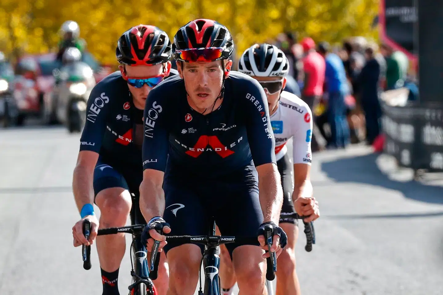 Favoritterne får mareridt om Rohan Dennis (forrest).