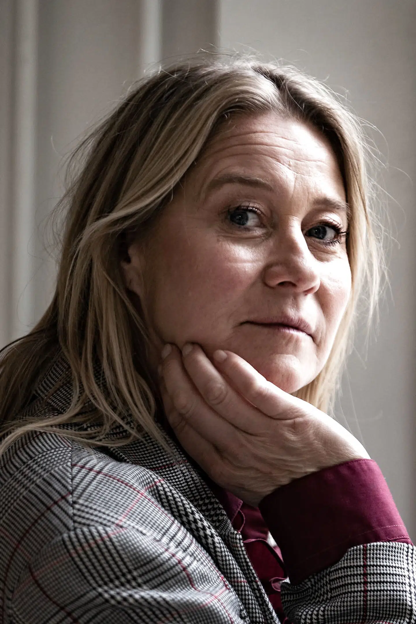 Vi kan sagtens skelne mellem flirt og sexisme, mener Trine Dyrholm. For flirt giver noget til modtageren. Mens sexisme fratager modtageren noget.