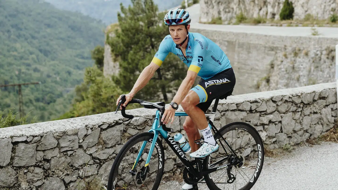 Lige nu har Jakob Fuglsang travlt med at køre Giro d'Italia.