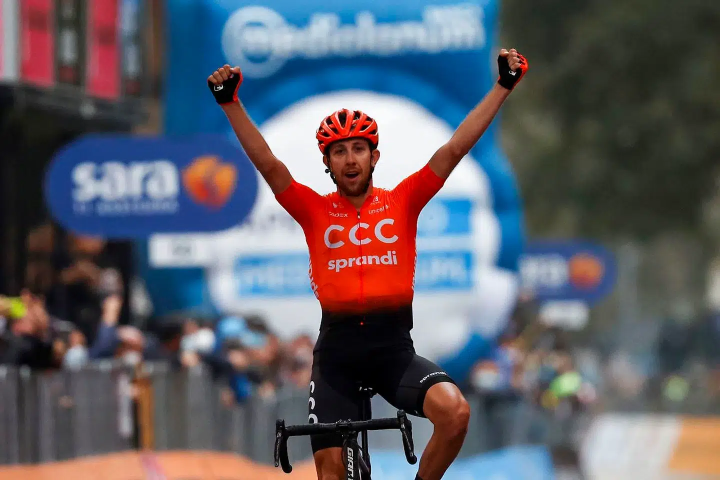 Josef Cerny kørte alene i mål og nuppede sin første sejr i en Grand Tour.