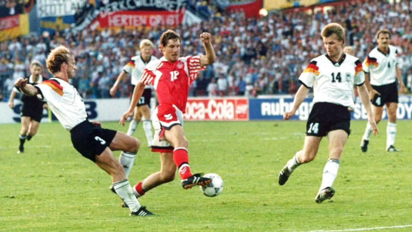 EM 1992 i Sverige. Danmark vs. Tyskland, her Kim Vilfort. NORDFOTO