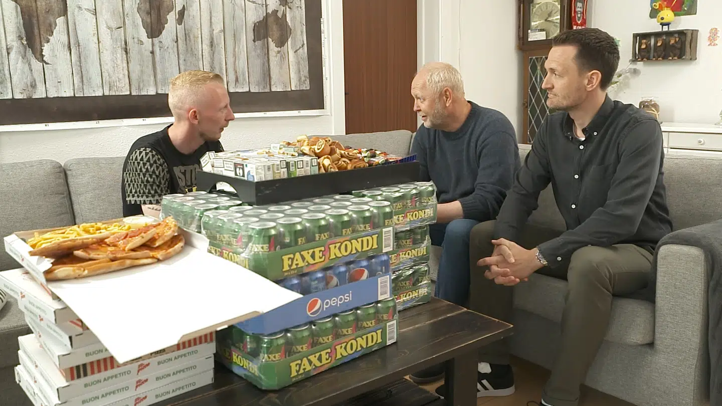 Sådan ser fastfood, slik, sodavand og cigaretter for 4500 kroner ud.