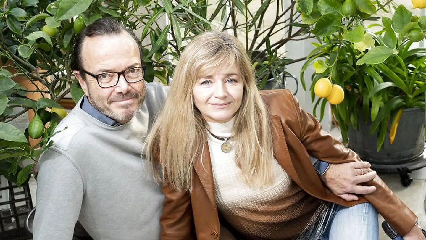 Peter Forchhammer må stadig have hjælp af sin kone Maj-Britt grundet sin konkurs. Blandt andet må han ikke få et kreditkort.