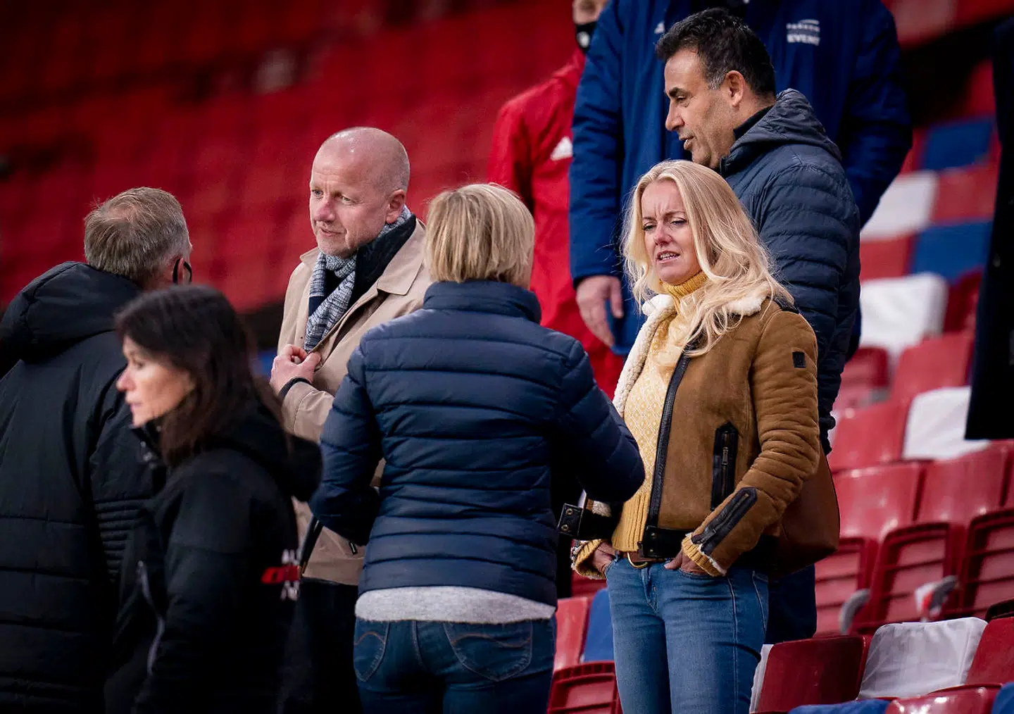 Nye Borgerliges Pernille Vermund, Venstres Martin Geertsen og De Konservative Folkepartis Naser Khader ved Superliga-kampen mellem FCK og AaB i Parken, søndag 18. oktober 2020. (Foto: Liselotte Sabroe/Ritzau Scanpix)