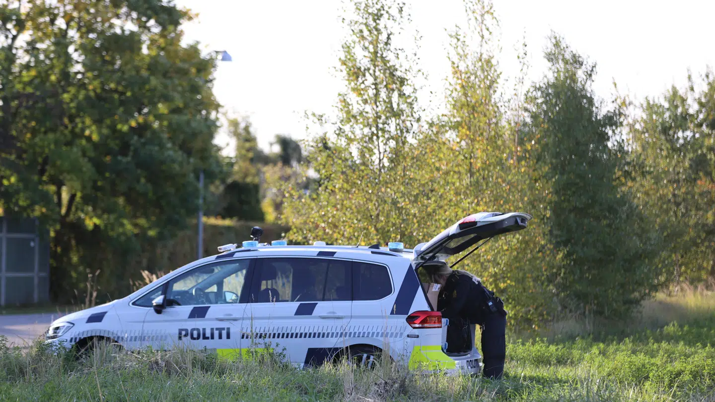 Københavns Politi efterforsker stadig på Amager, hvor der blev affyret skud i nat.