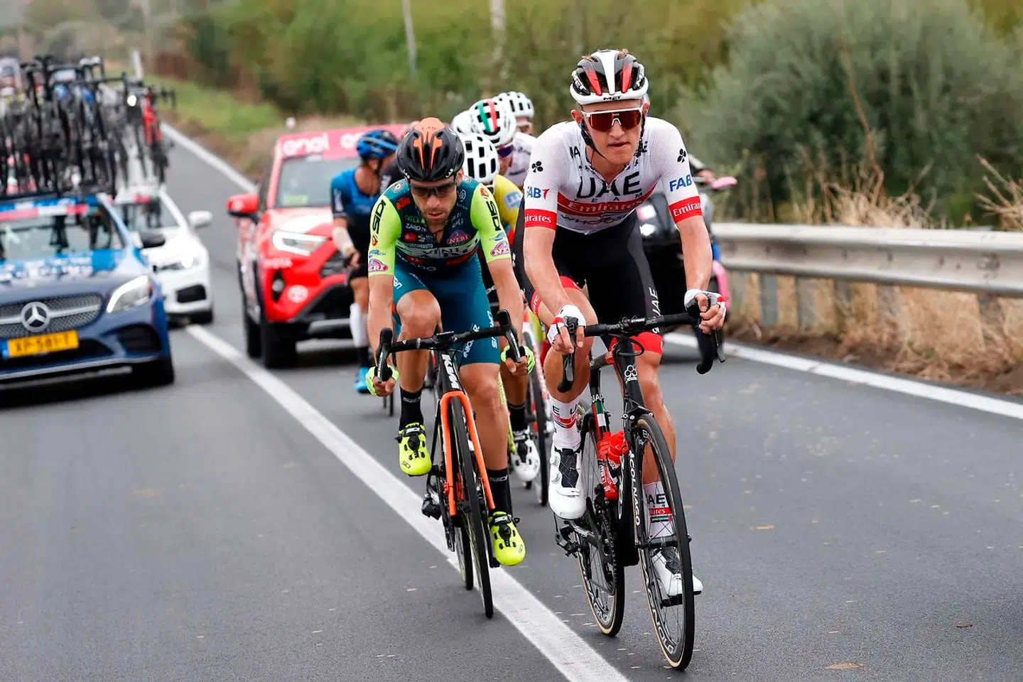 Mikkel Bjerg (i hvidt) har kørt formidabelt til Giro d'Italia, og han besidder en motivation som få.