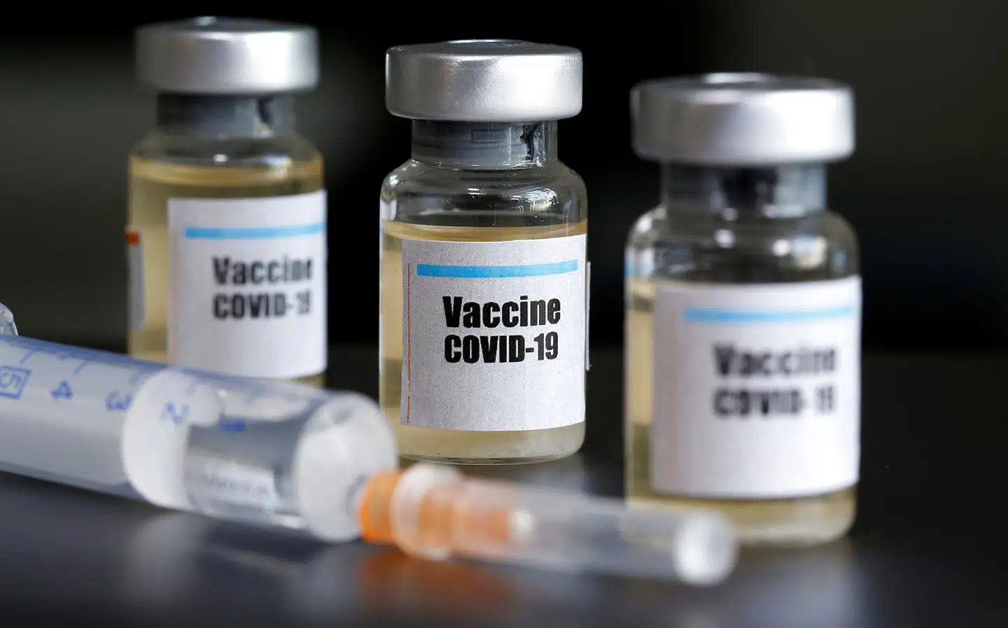 Coronavirus bestemmer tempoet for Danmark og danskerne, indtil der kommer en effektiv vaccine mod covid-19. Formentlig skal vi helt frem til næste sommer, før det sker.