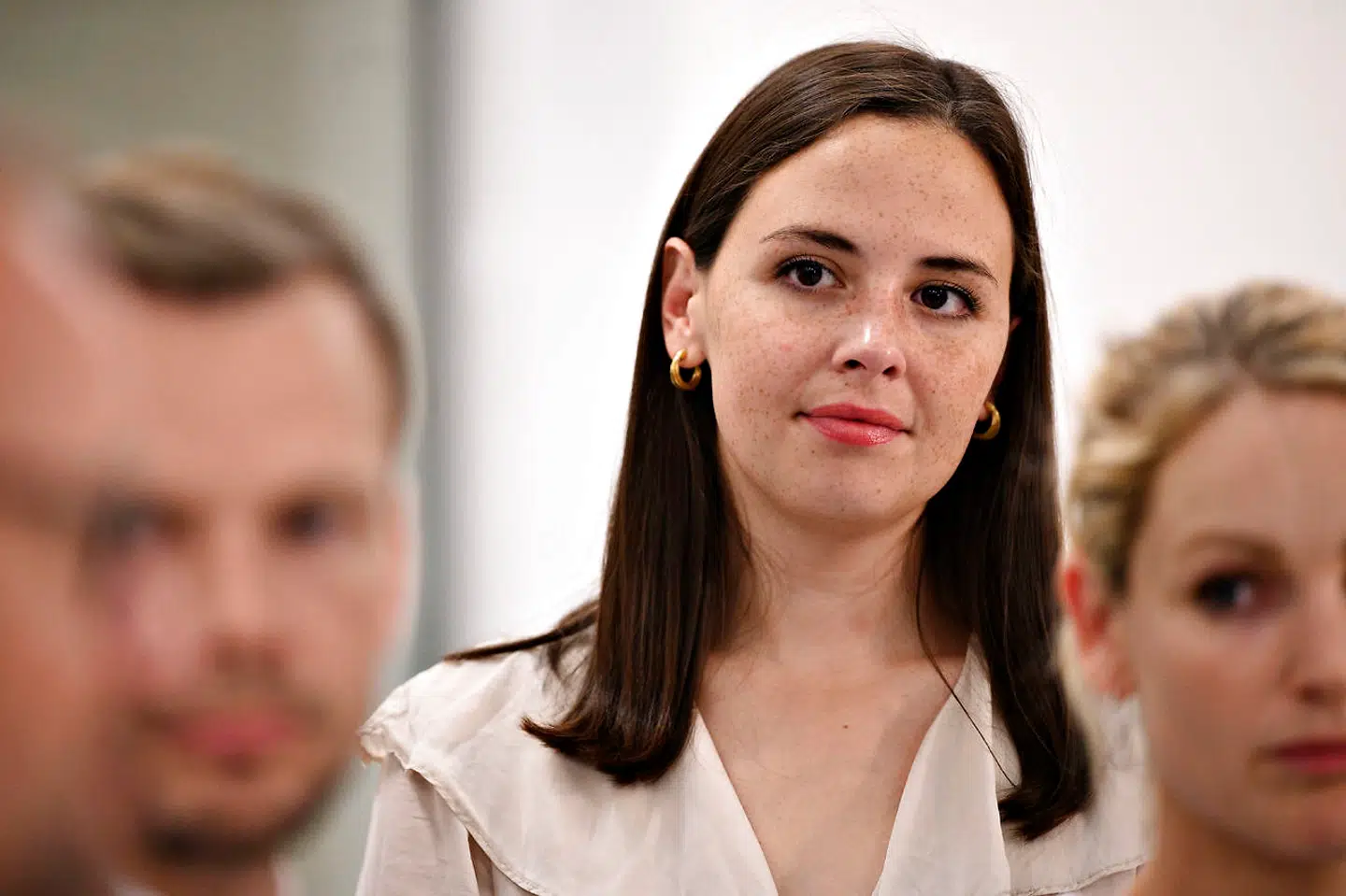 Victoria Velásquez (EL) vil sørge for, at bankerne ikke hæver gebyrer på baggrund af den nye pensionsaftale.