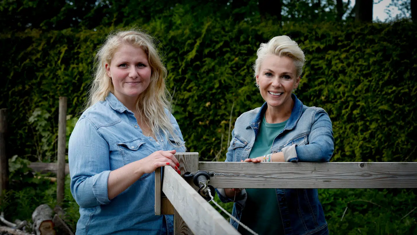 Stine Marthine Pedersen med programmets vært, Lene Beier.