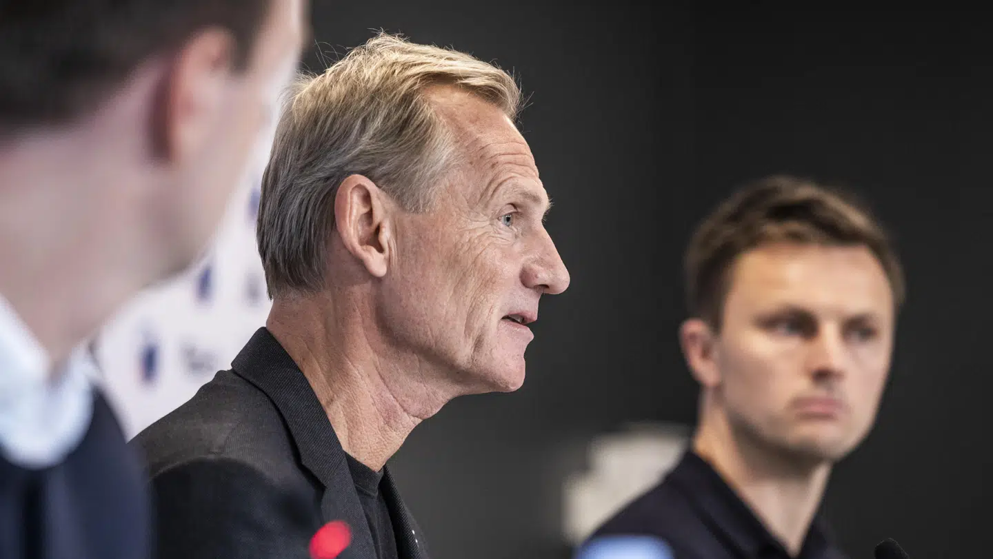 Bestyrelsesformand Bo Rygaard og tidligere FCK-spiller og bestyrelsesmedlem William Kvist var med til at træffe beslutningen om Solbakkens fyring i FCK. Kvist overtager rollen som sportslig leder, mens den tidligere FCK-spiller og nuværende U19-træner Hjalte Bo Nørregaard bliver midlertidig træner.