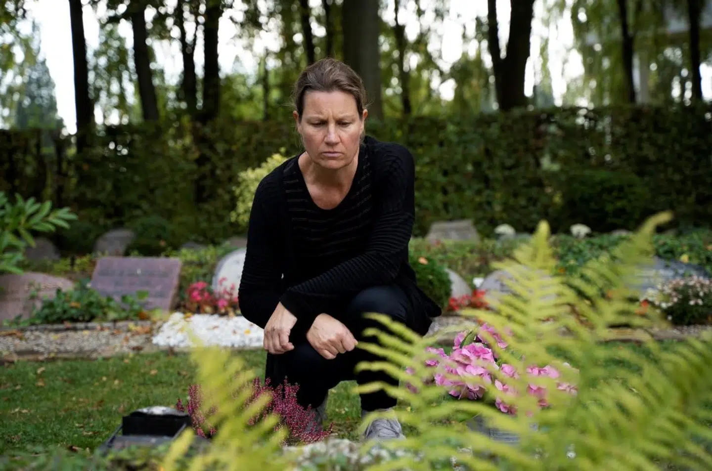 Christina Løtzch besøger ofte sin søn Daniels gravsted i Aabenraa. Hun ville ønske, at den sidste tid i hans liv havde været mere værdig i stedet for et baskt liv på gaden.