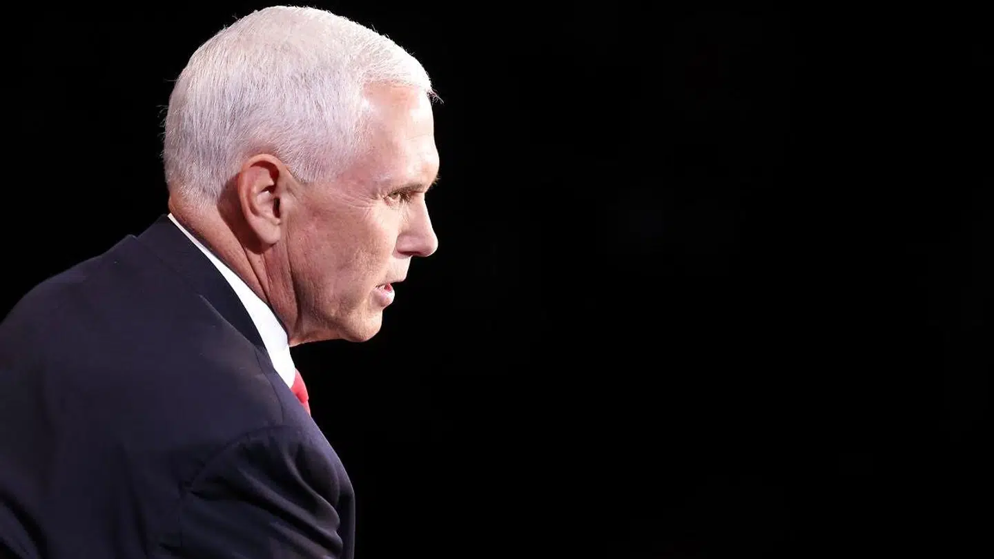 Mike Pence under nattens debat.