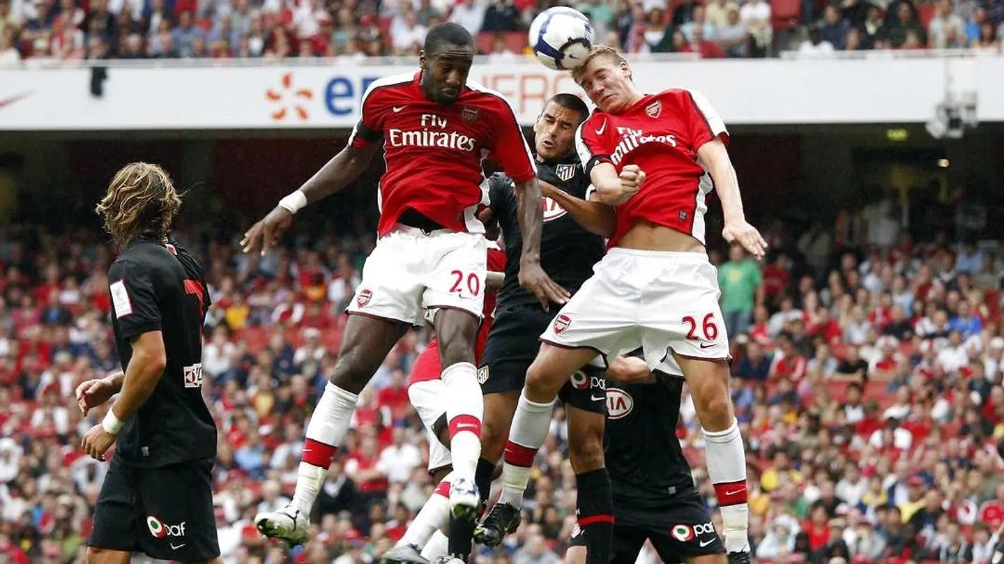 Johan Djourou og Nicklas Bendtner kender hinanden fra Arsenal.