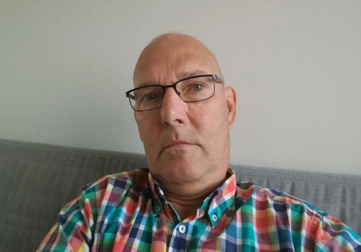 Ib Andersen har svært ved at forstå, hvordan det offentlige kan udbetale penge til hans afdøde mor.
