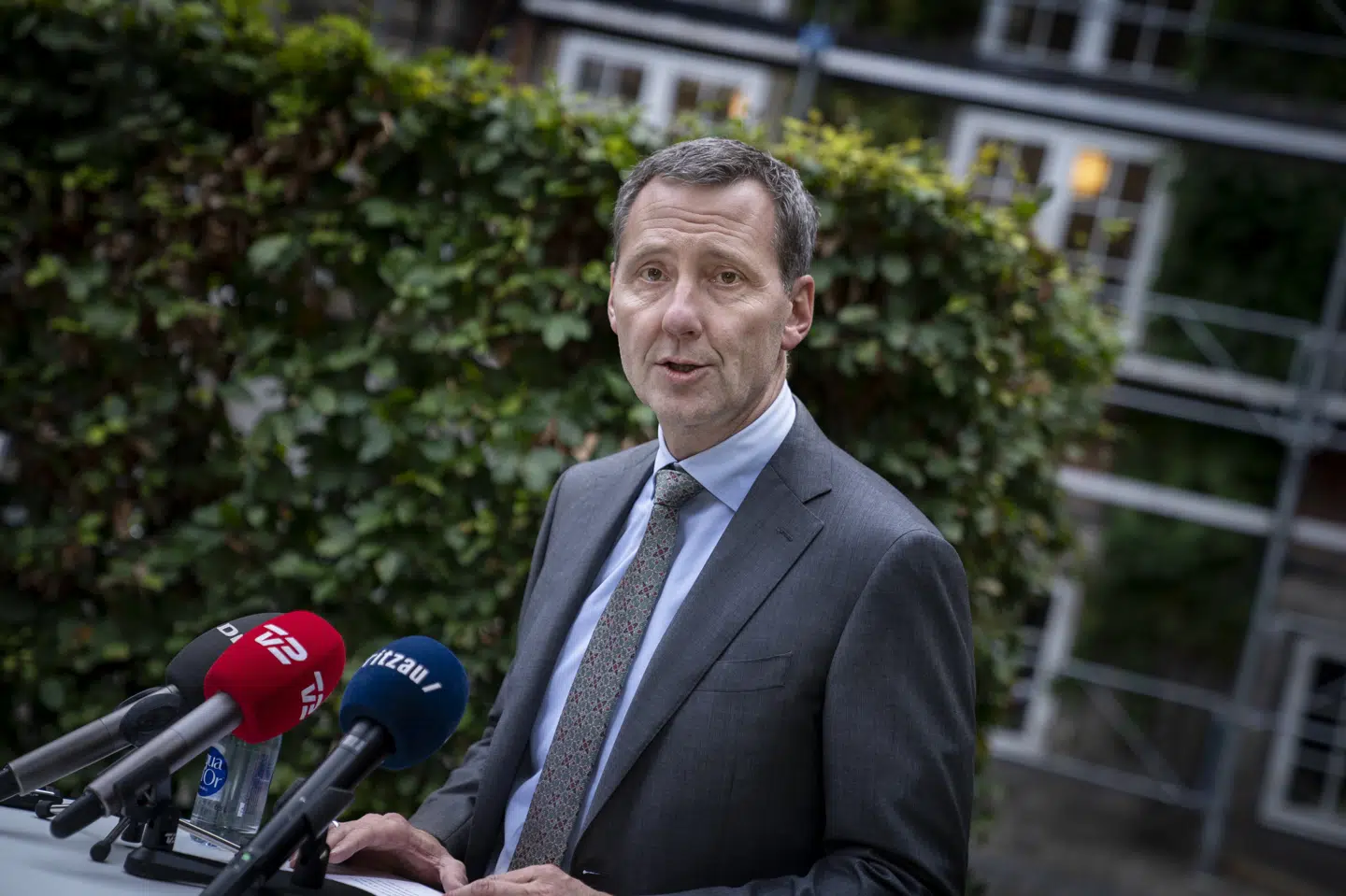 Det var på grund af sagens karakter ikke muligt for medierne at stille opfølgende spørgsmål til Nick Hækkerup (S), da justitsministeren mandag gav en kort orientering om, at regeringen ønsker at nedsætte en kommission, der skal undersøge forholdene i Forsvarets Efterretningstjeneste. Liselotte Sabroe/Ritzau Scanpix