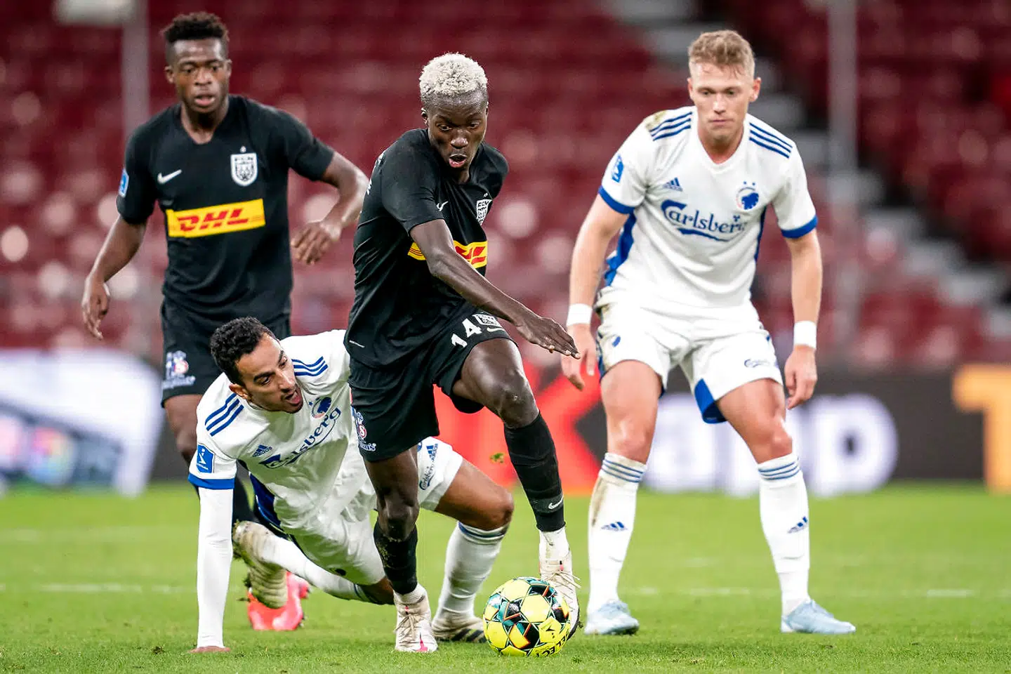 FC Københavns Carlos Zeca, FC Københavns Viktor Fischer og FC Nordsjællands Mohammed Diomande under 3F Superliga-kampen mellem FC København og FC Nordsjælland i Parken i København, søndag den 4. oktober 2020. FCK vandt kampen 3-2.