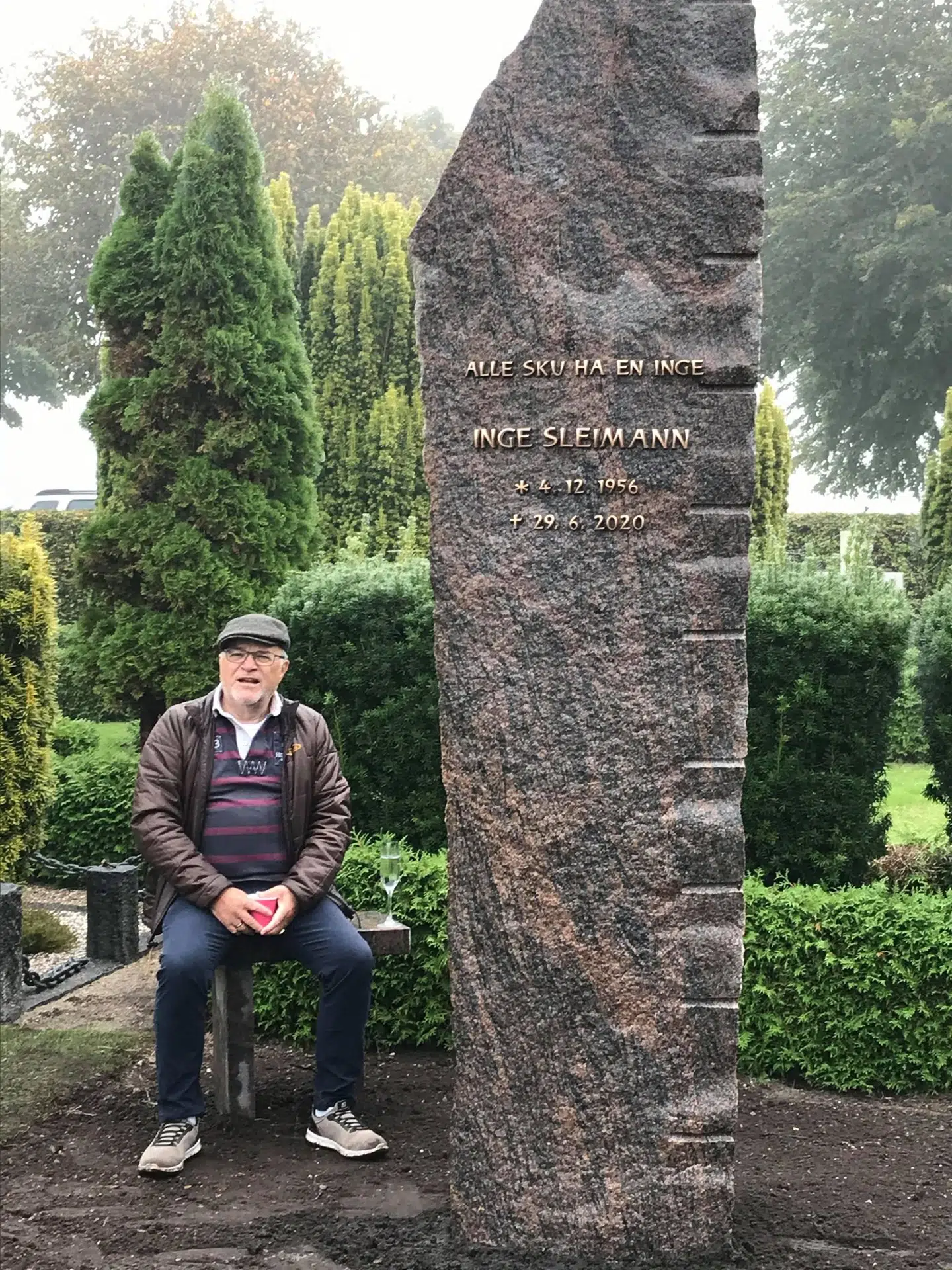 Per Sleimann ved Inges gravsten