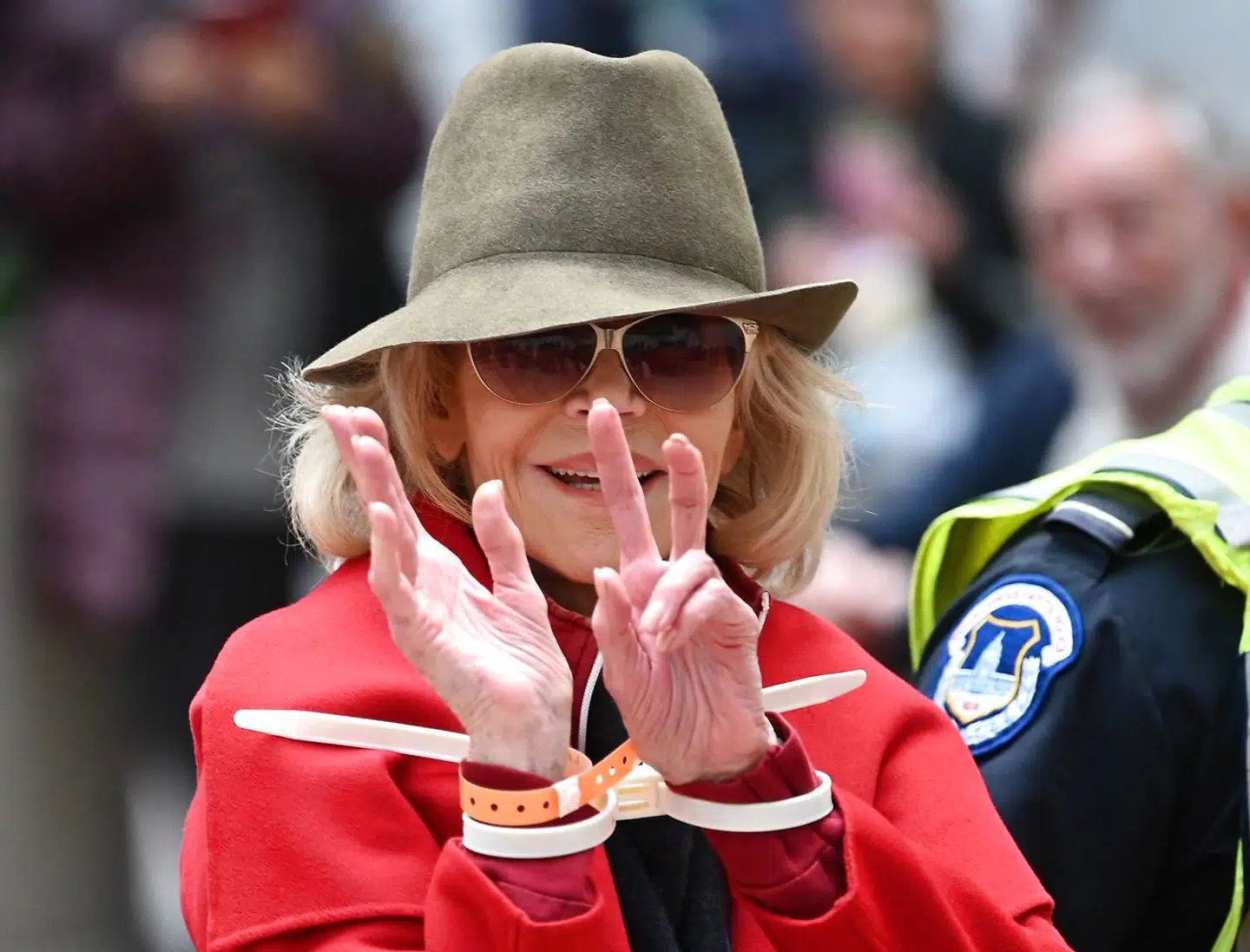 Ikke færre end fem gange blev Jane Fonda anholdt, da hun protesterede foran senatet i Washington.