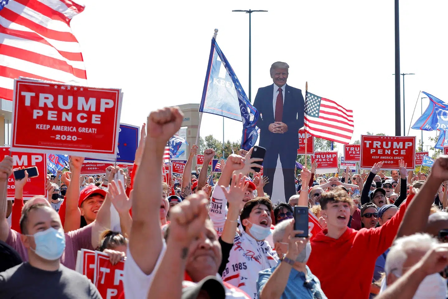 Trump-tilhængere i Staten Island, New York, lørdag.