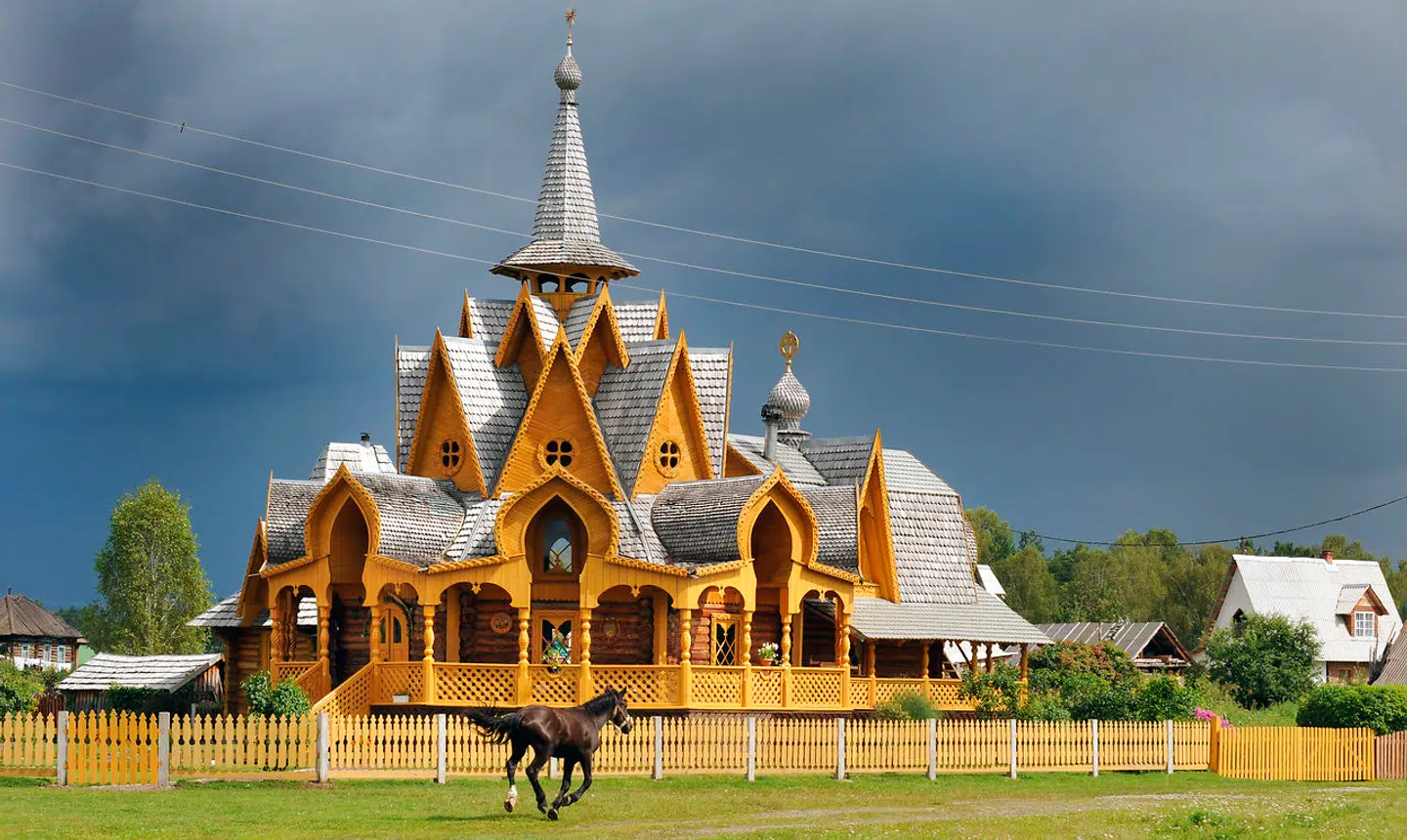 Denne kirke har kulten bygget i deres landsby i Siberien.