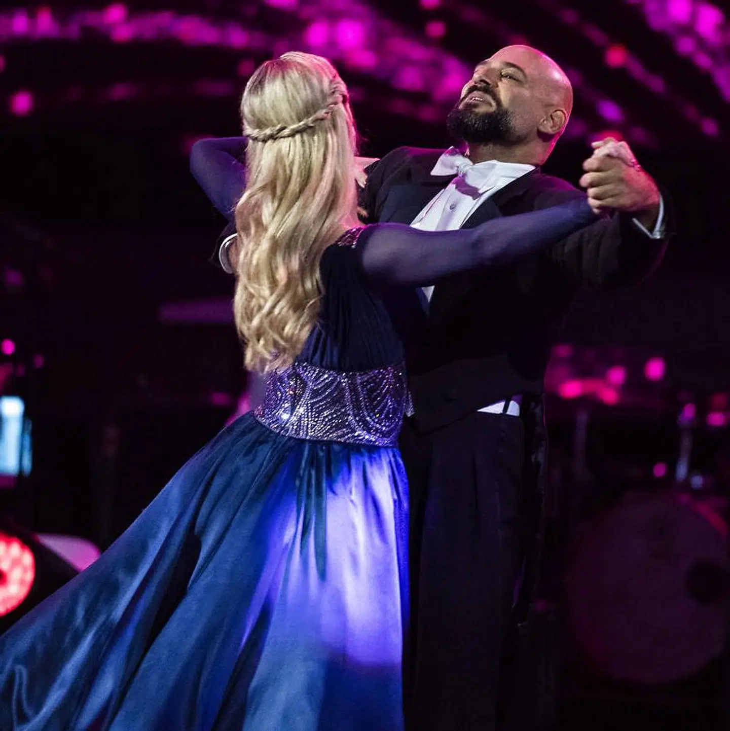 Parret dansede til lyden af Lady Gagas 'Before I Cry'.