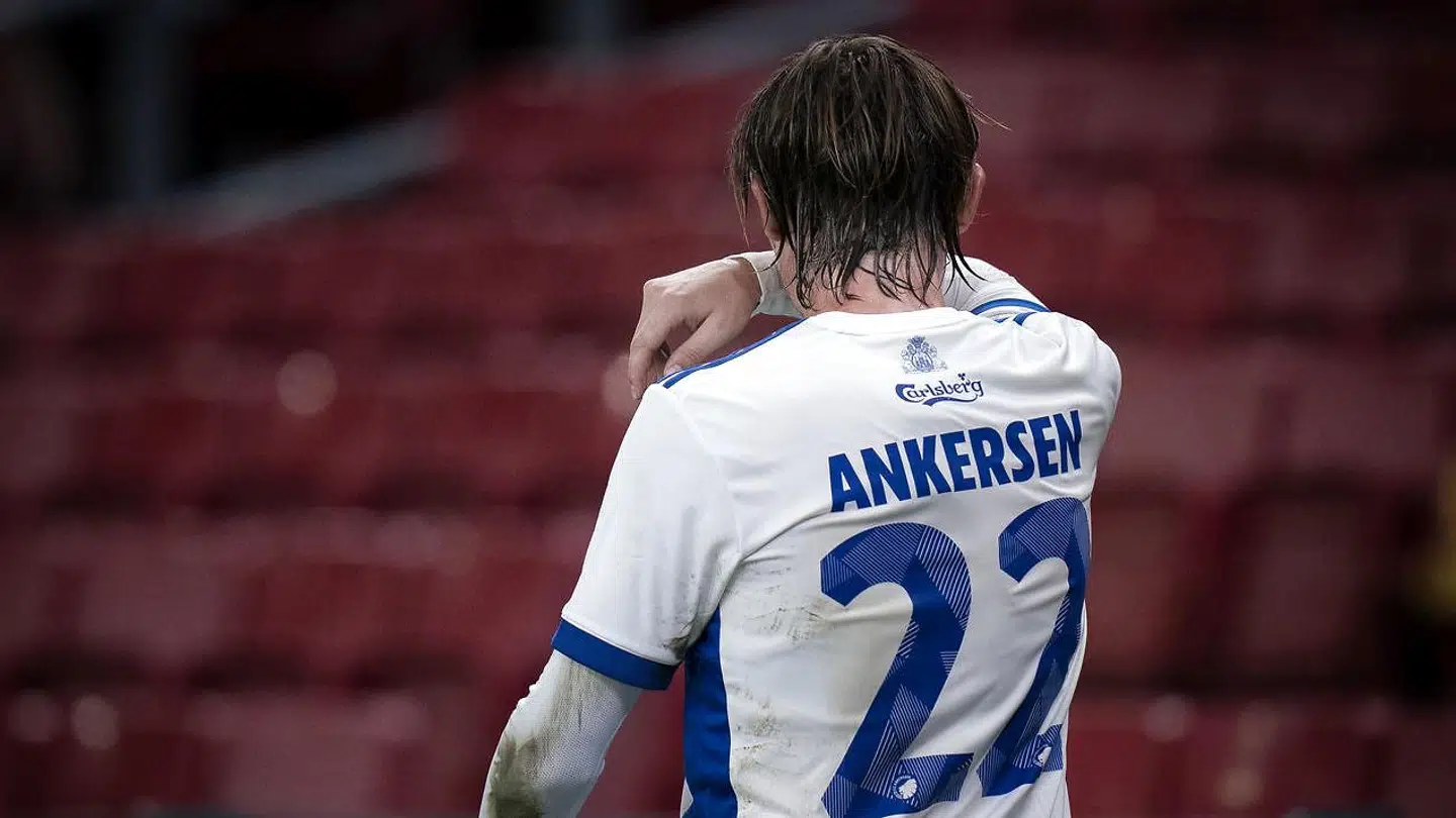 Peter Ankersens selvmål er efter torsdagens kamp gået viralt.