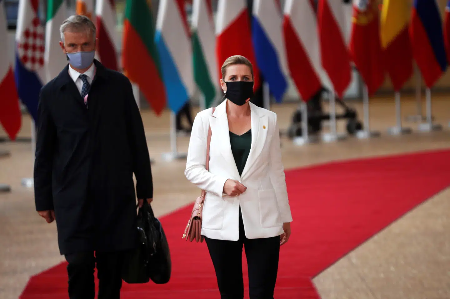 - Det er vigtigt, tror jeg i virkeligheden, at stå fast på, at vi ikke må tage hinanden som gidsler. Risikoen er et handlingslammet EU, og det er det sidste, der må ske, siger statsminister Mette Frederiksen (S) om Cyperns veto mod Hviderusland-sanktioner. Pool/Reuters