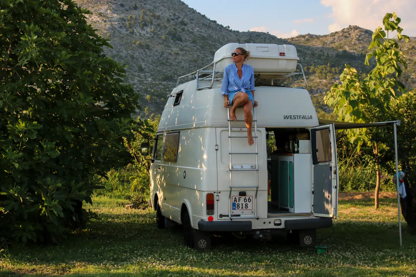 I løbet af den næste uge kører de i campervanen 'Humle' ud på nye eventyr.