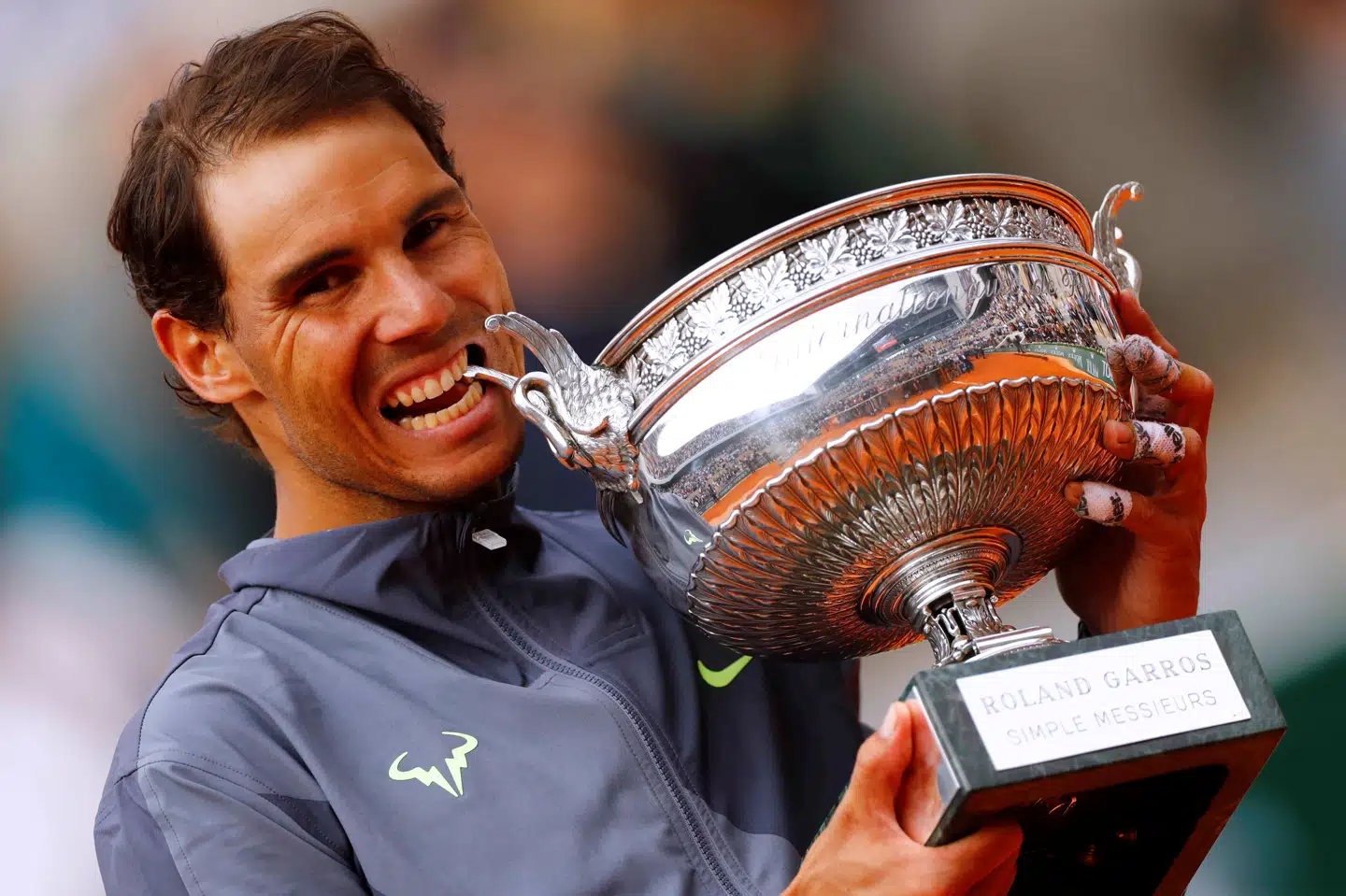 12 gange i karrieren har Rafael Nadal løftet trofæet i French Open. Første gang var i 2005, da han som teenager deltog i turneringen for første gang. I alt har han vundet 93 ud af 95 kampe på gruset i Paris. Kai Pfaffenbach/Reuters