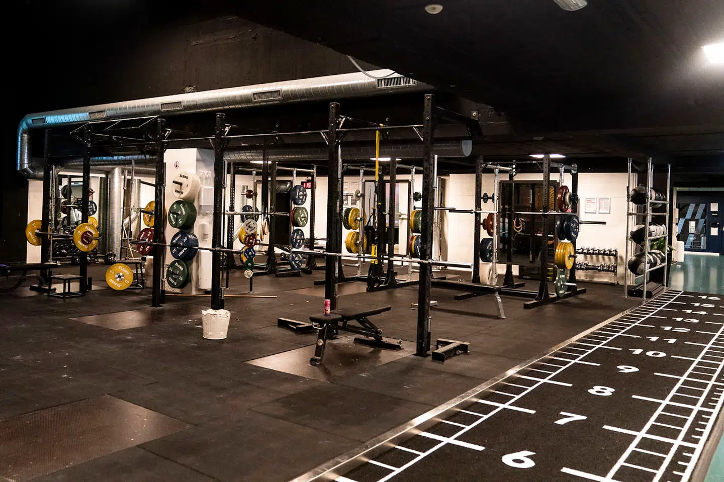Fitness centre landet over blev lukker ned, da corona-krisen rullede ind over Danamrk i foråret. Nu er de åbne igen.