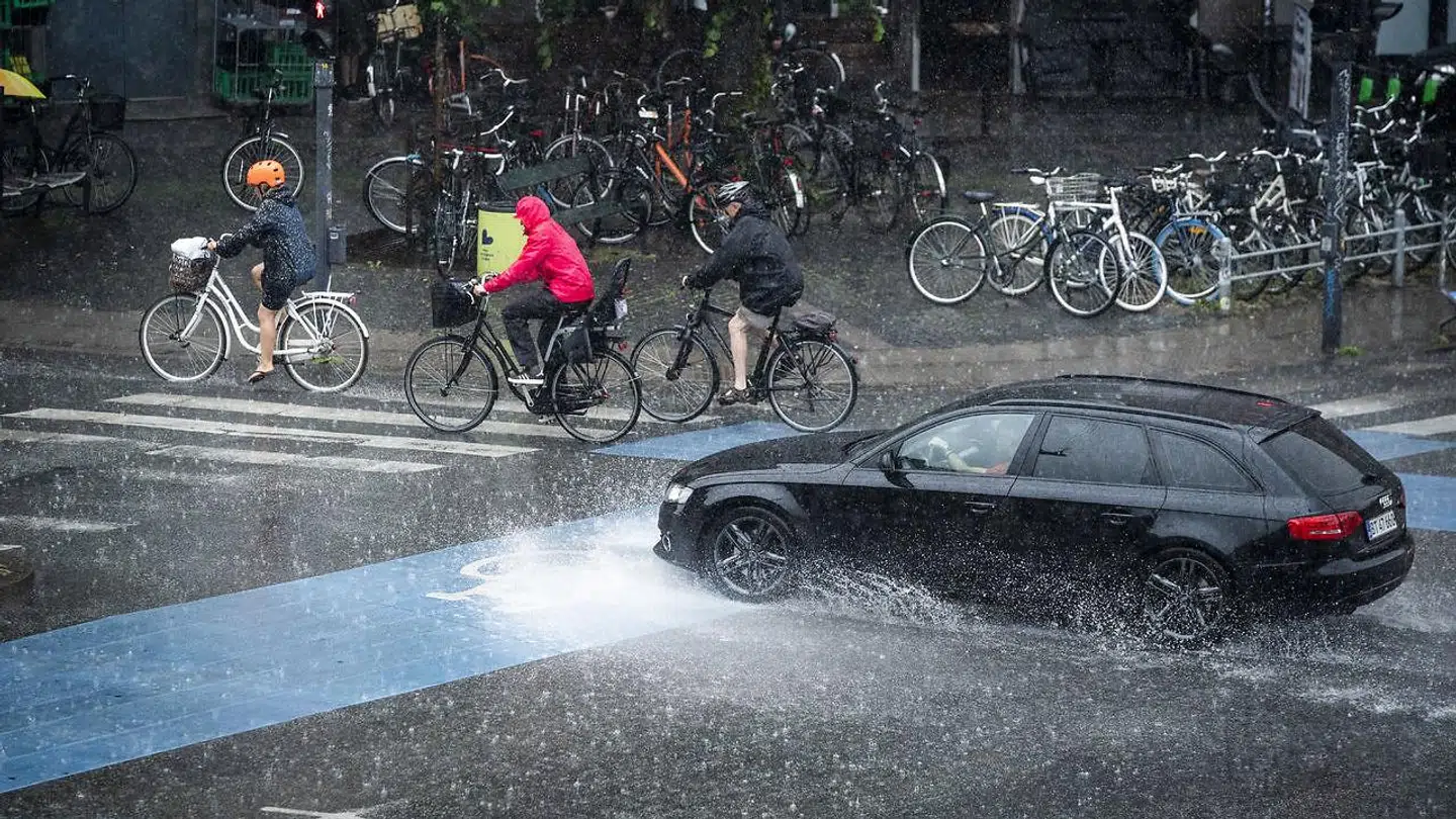 Arkivfoto. DMI forventer mellem 35 og 50 mm regn på 6 timer.
