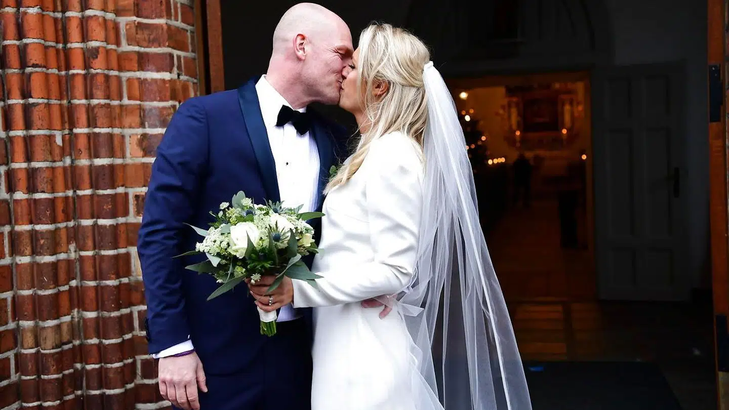 Lasse Sjørslev og Josefine Høgh bliver gift i Sankt Laurentii Kirke i Kerteminde.