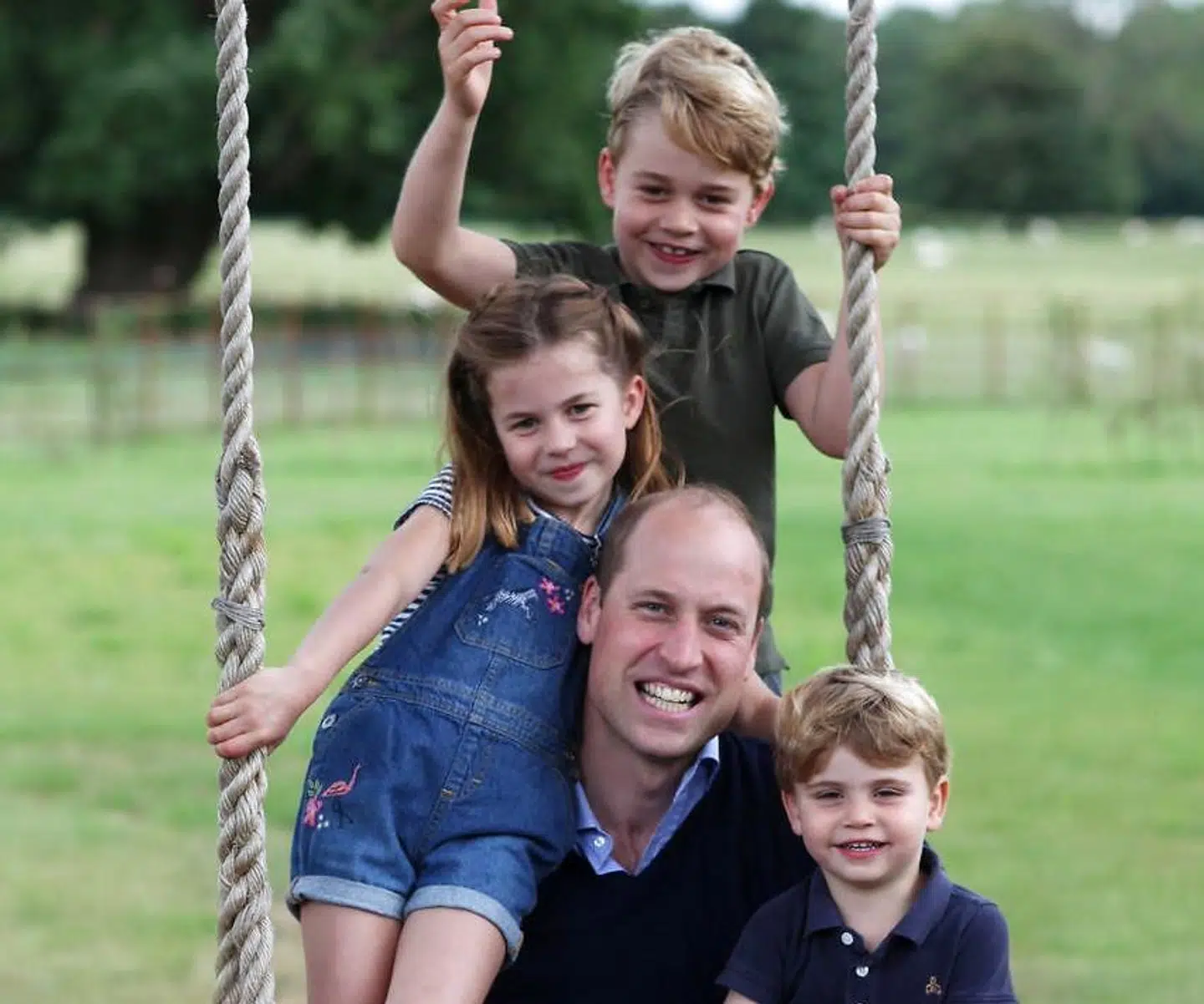 Med tre børn er der nok at bekymre sig om for prins William.