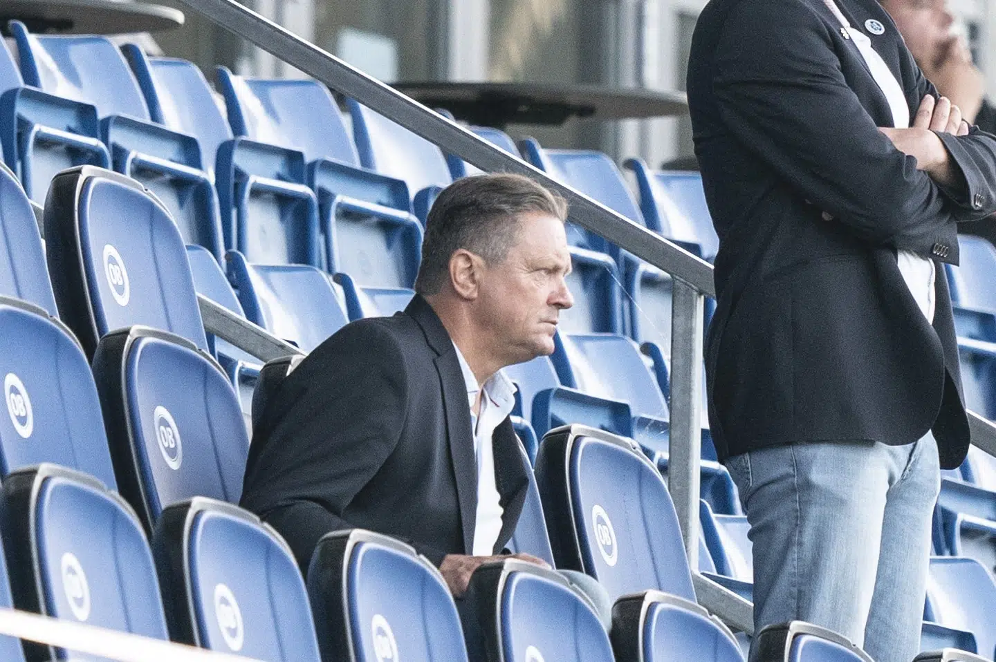 Sønderjyske-direktør Klaus Rasmussen er her fotograferet i forbindelse med en udekamp mod OB i sidste sæson. Natten til torsdag er han kørt til Tjekkiet i sin bil, så han kan se Sønderjyskes Europa League-kvalifikationskamp mod Viktoria Plzen. Claus Fisker/Ritzau Scanpix