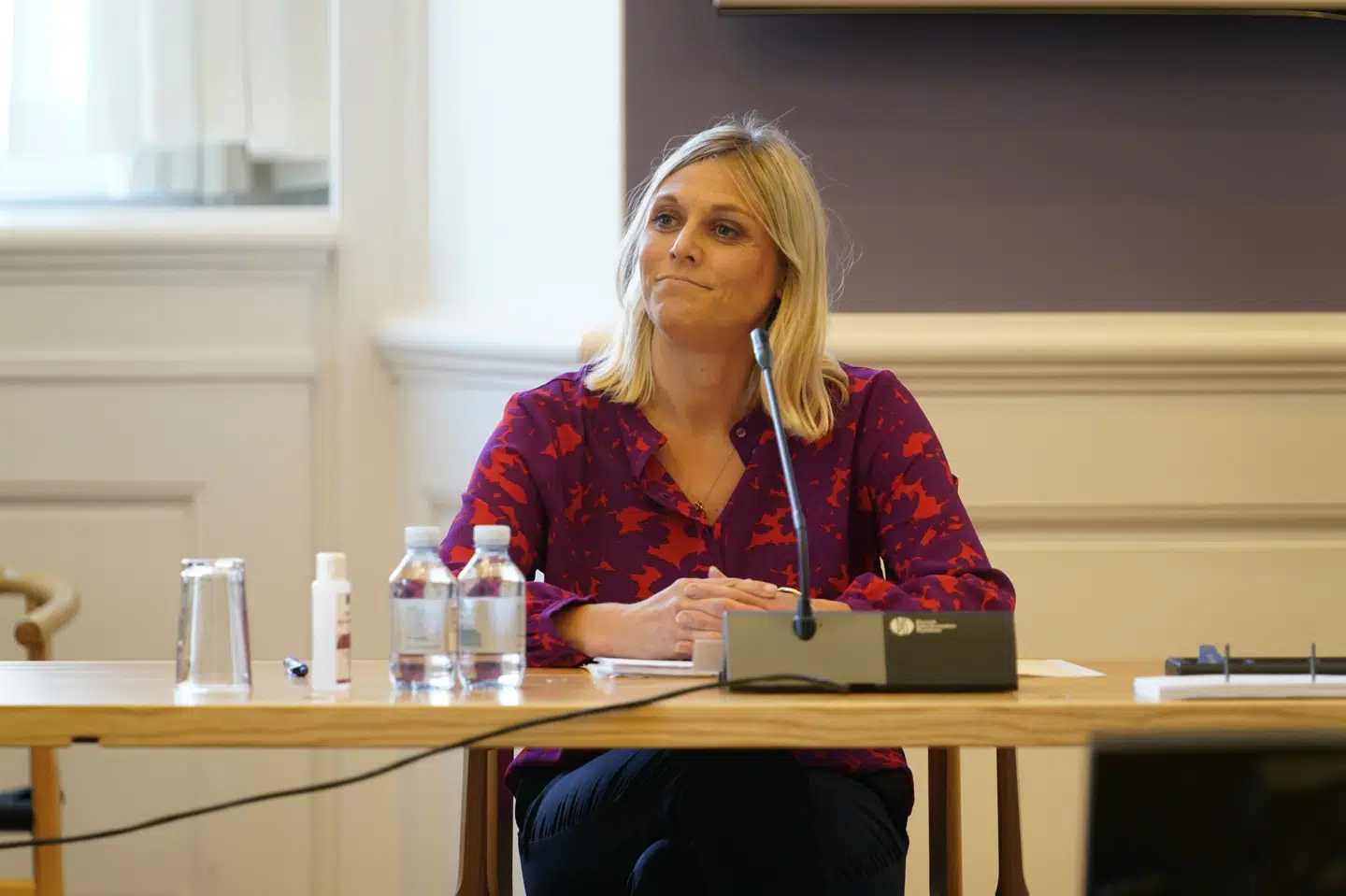 Forsvarsminister Trine Bramsen (S) siger onsdag på et samråd om FE, at hun som minister var nødt til at forholde sig til og handle på den kritik, som TET rettede mod Forsvarets Efterretningstjeneste. Mads Claus Rasmussen/Ritzau Scanpix