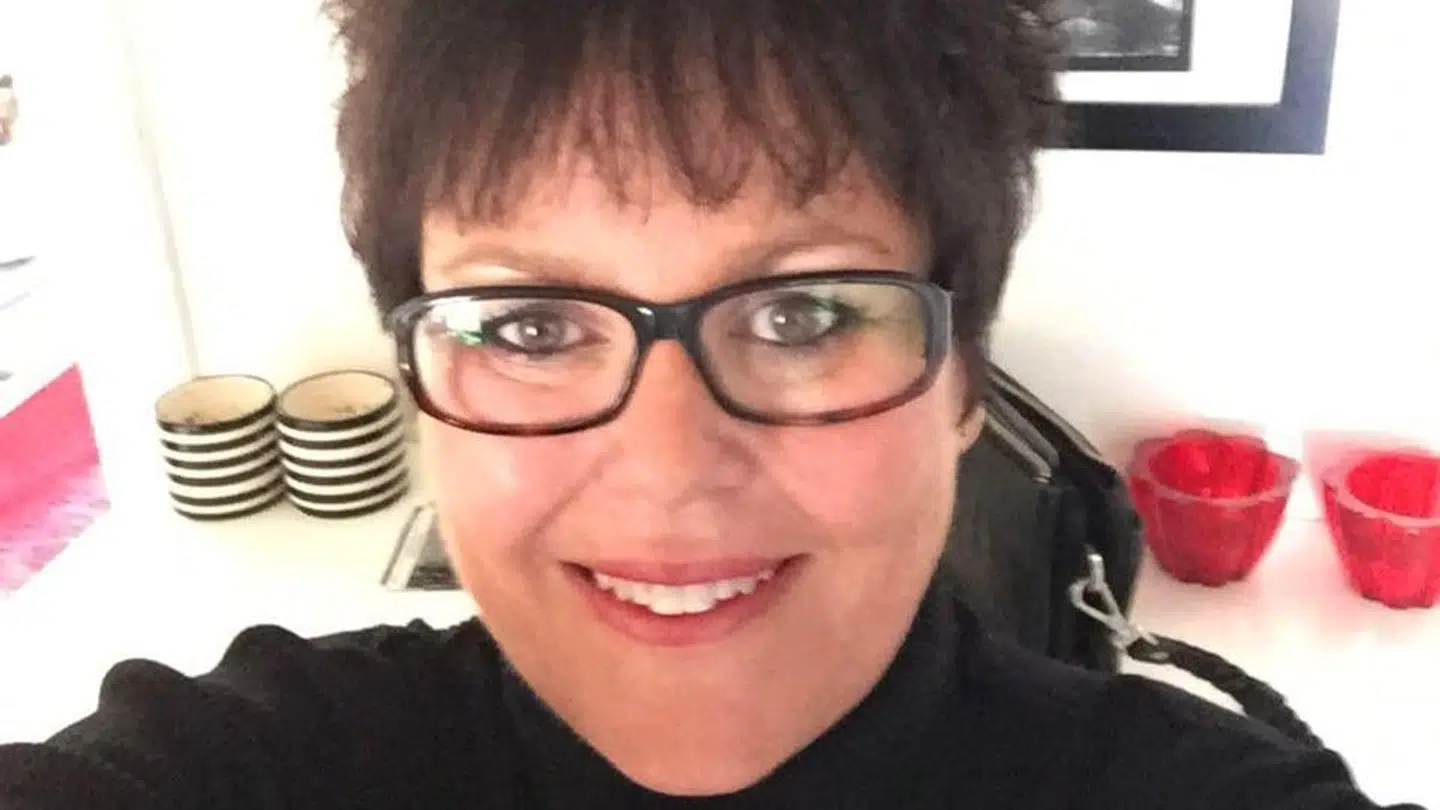 Michelle Charlotte Ewald Nielsen tager en coronatest hver 14. dag, da hun ikke vil risikere at smitte elever og lærere på den skole, hun er ansat på.