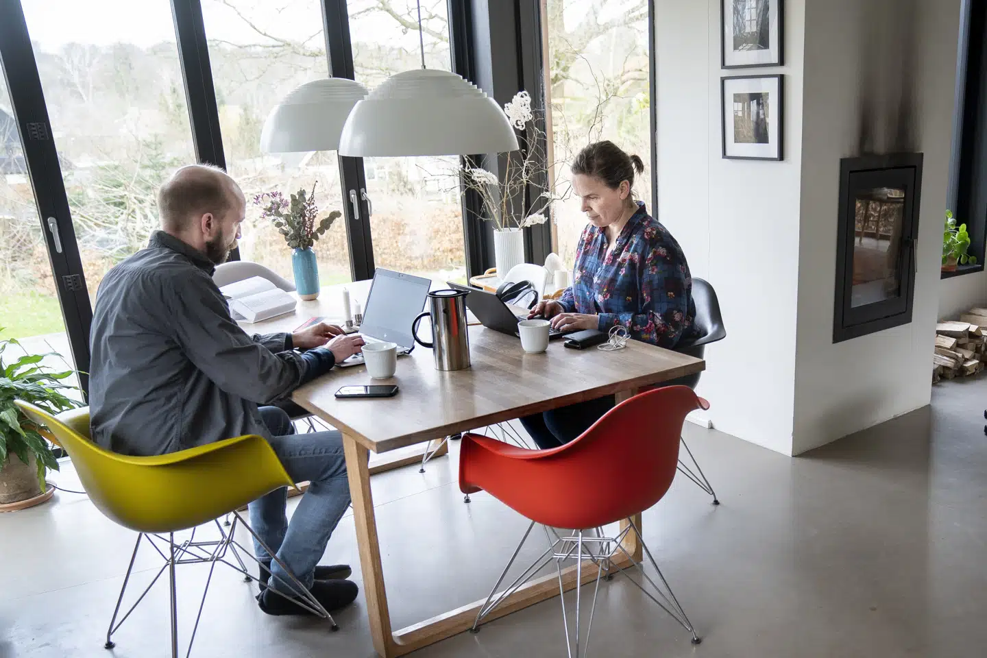 Ægteparret Mette Holm Simonsen, kontorchef i Styrelsen for It og Læring, og Jakob Jørgensen, forretnings-og systemudvikler i Københavns Kommune, var blandt den store gruppe af danskere, der arbejdede hjemme i foråret. (Arkivfoto) Liselotte Sabroe/Ritzau Scanpix