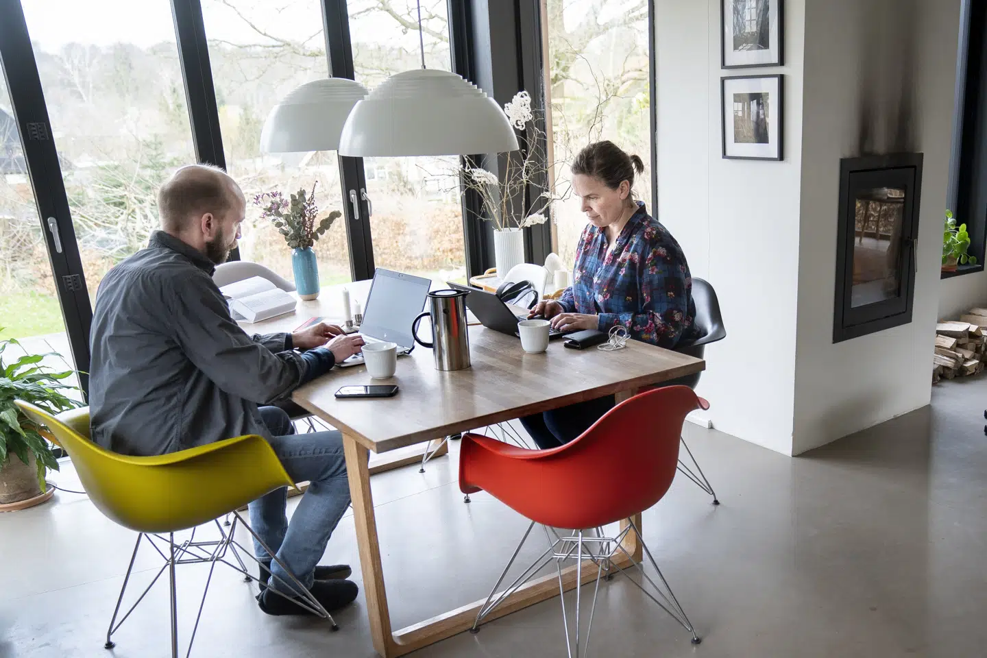 Ægteparret Mette Holm Simonsen, kontorchef i Styrelsen for It og Læring, og Jakob Jørgensen, forretnings-og systemudvikler i Københavns Kommune, var blandt den store gruppe af danskere, der arbejdede hjemme i foråret. (Arkivfoto) Liselotte Sabroe/Ritzau Scanpix