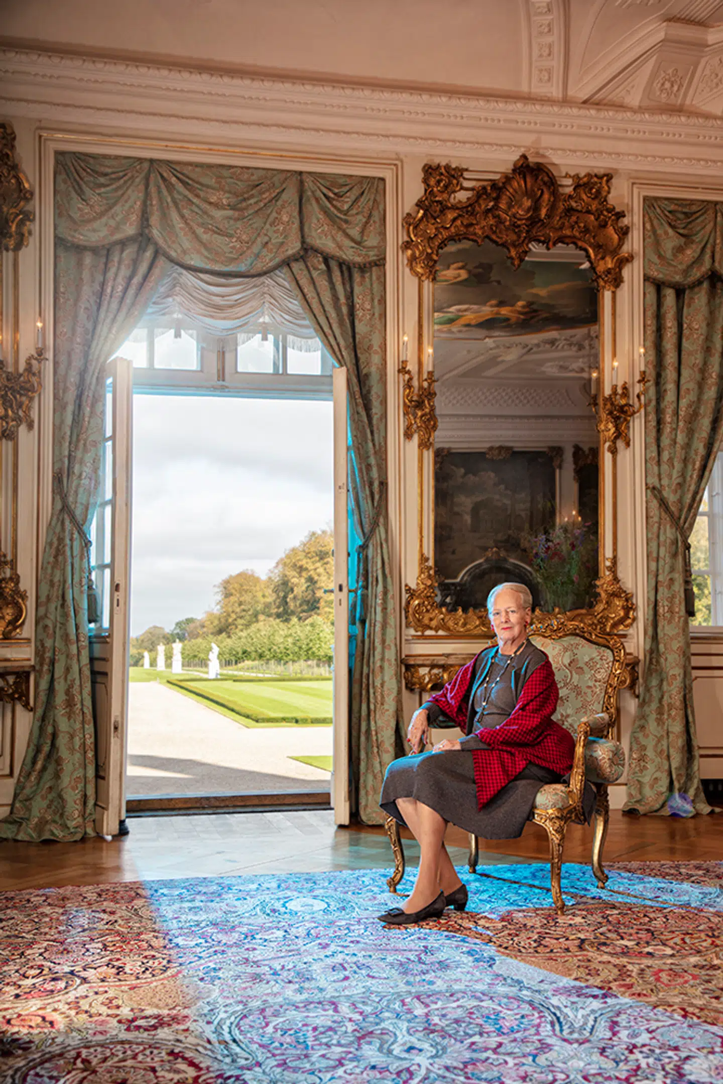 Dronning Margrethe i Havesalen på Fredensborg.