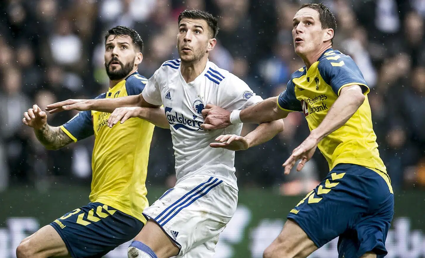 Andrija Pavlovic (i midten) har tidligere spillet i FCK-trøjen. Nu skal han tørne ud for Brøndby.